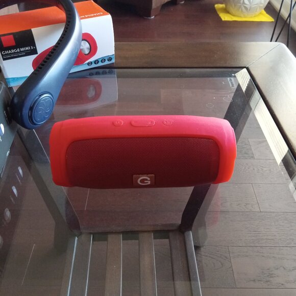 “Fresh Air. Fresh Tunes. Fresh Energy.” Portable Fan + Portable speaker - Picture 2 of 6